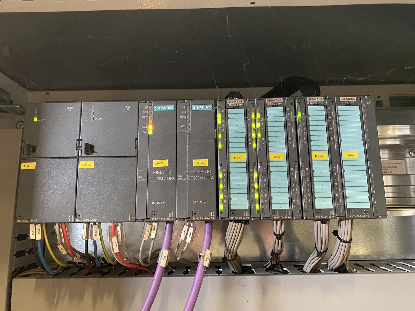 PLC Siemens in un quadro di automazione